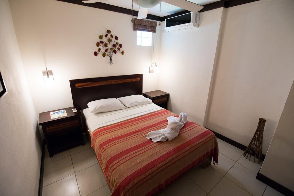 Tuanis Aparthotel Jaco Bagian luar foto