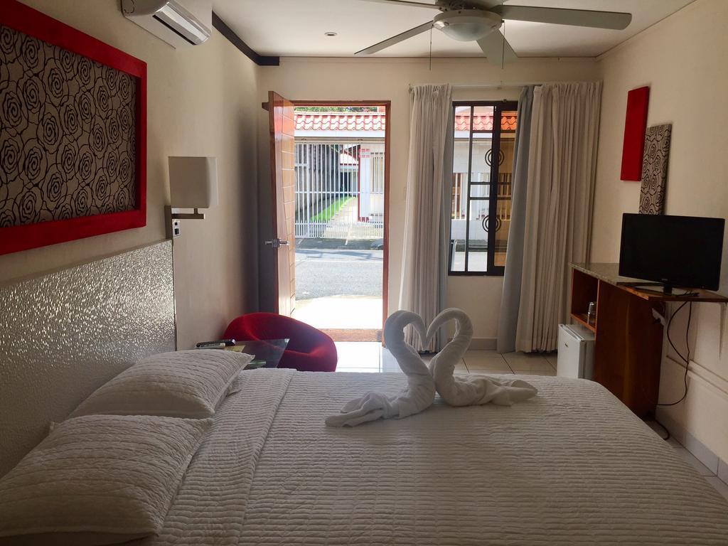 Tuanis Aparthotel Jaco Bagian luar foto